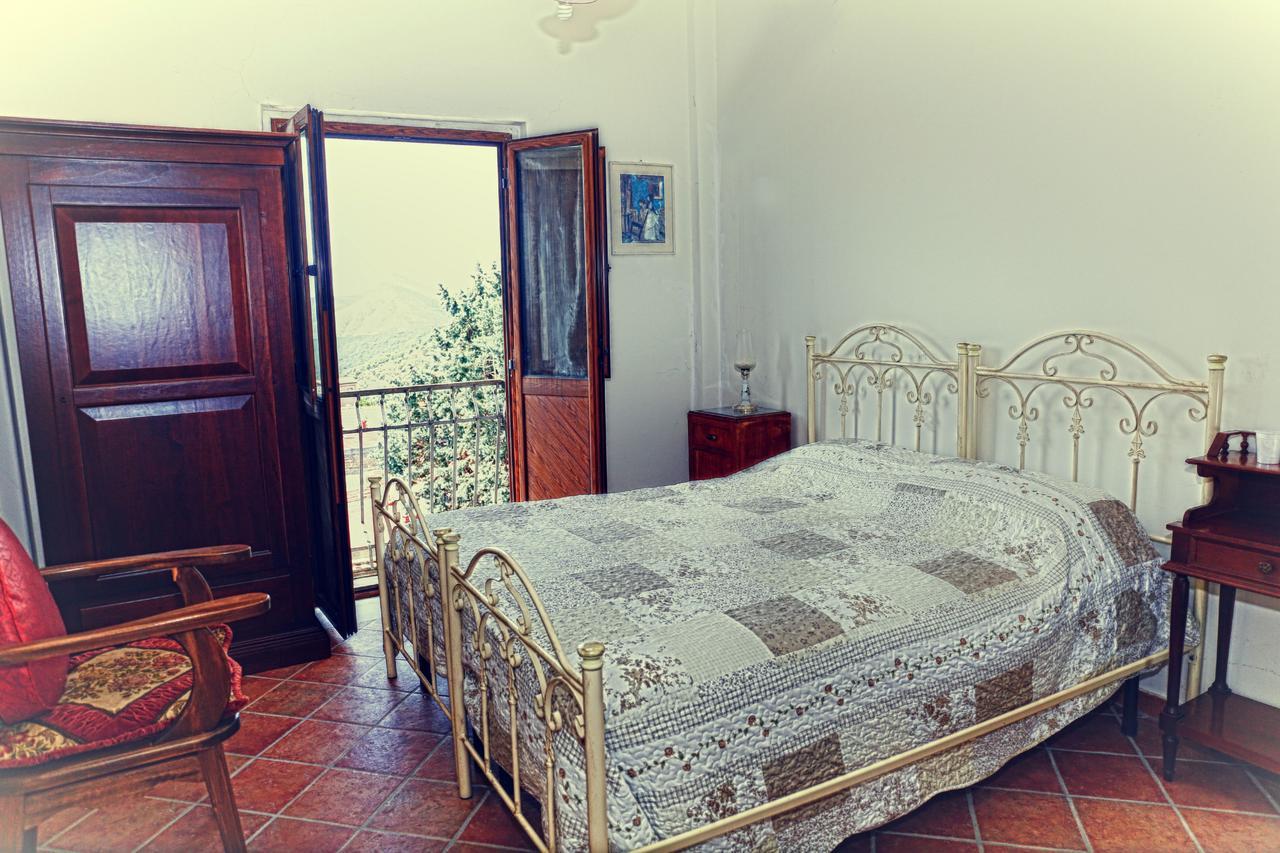 La Pietra D'Argento Bed & Breakfast Caserta Vecchia Bagian luar foto
