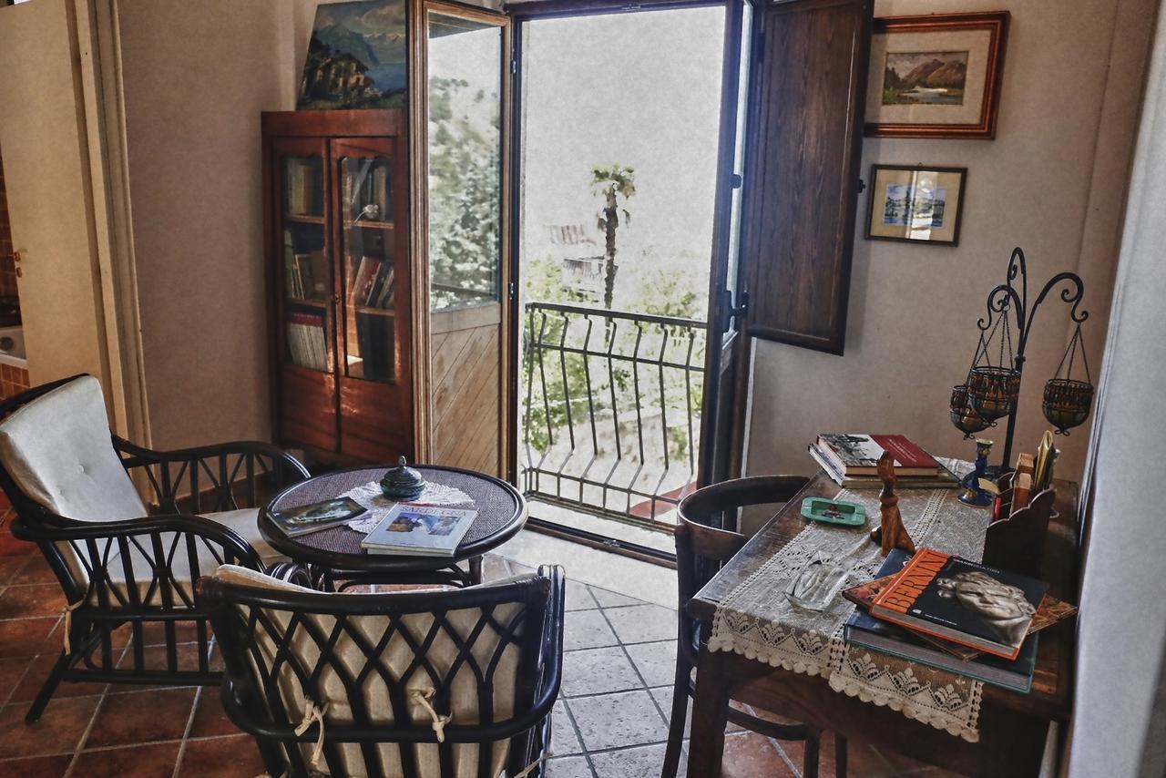 La Pietra D'Argento Bed & Breakfast Caserta Vecchia Bagian luar foto