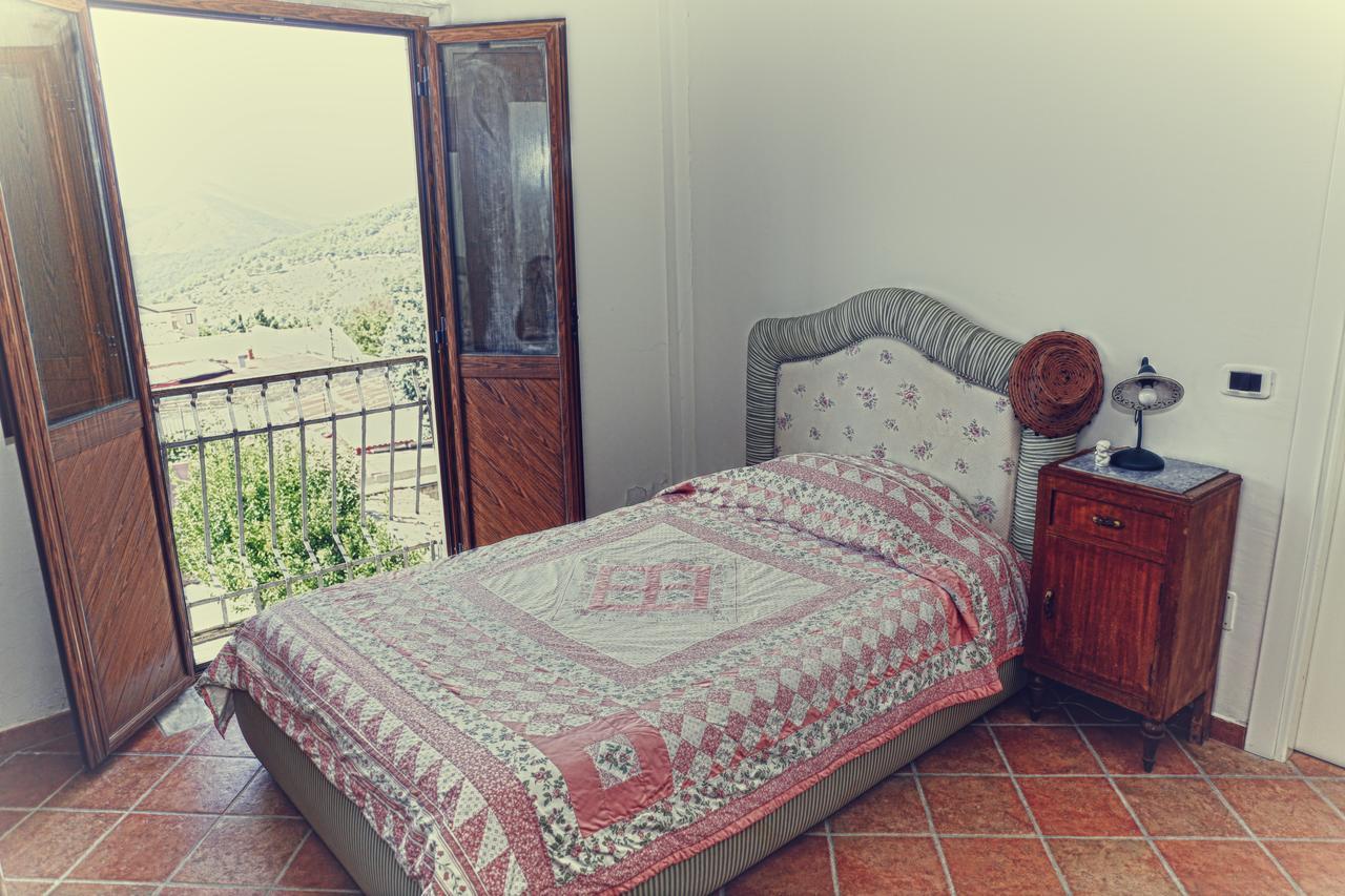 La Pietra D'Argento Bed & Breakfast Caserta Vecchia Bagian luar foto